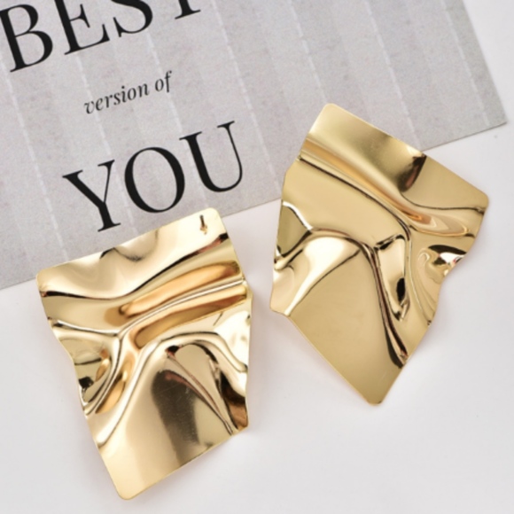 'Reflective' Warped Gold Square Earrings - Picture 4 of 8